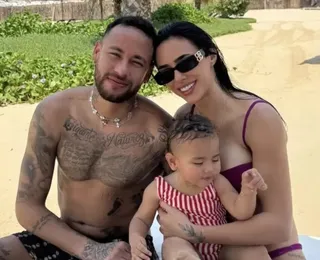 Neymar e Bruna Biancardi comemoram 1º ano de Mavie em resort de luxo