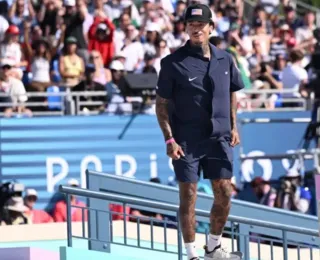 Nyjah Huston, lenda do skate, se emociona com medalha de bronze