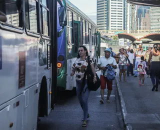 Após episódio de violência, ônibus voltam a circular em bairro de Salvador