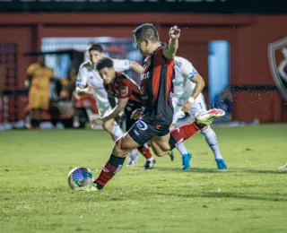 Osvaldo lamenta empate e dispara: "Se não for sofrido, não é Vitória"