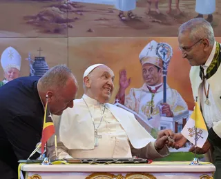 Papa Francisco chega ao Timor Leste