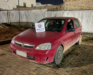 Polícia encontra mais de 15 kg de drogas dentro de carro na Bahia