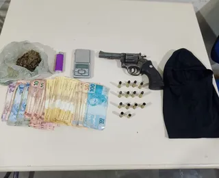 Polícia trabalhando: ação prende suspeitos de tráfico e apreende droga