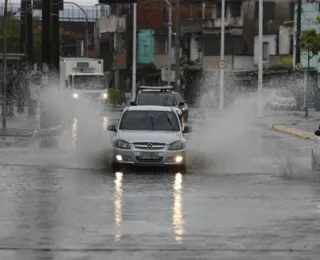 Previsão do tempo: Salvador amanhece com chuva e alerta de perigo