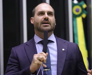 Processo de Daniela Mercury contra filho de Bolsonaro avança na PGR