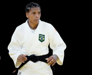 Rafaela Silva perde duas vezes nesta segunda e fica sem medalha