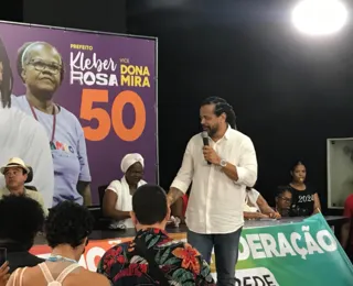 Rosa relata dificuldades na infância: "Sem esgotamento sanitário"