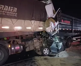 Seis pessoas morrem após carro ser esmagado por carretas na BR-116