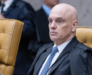 Senadores anunciam pedido de impeachment contra Alexandre de Moraes