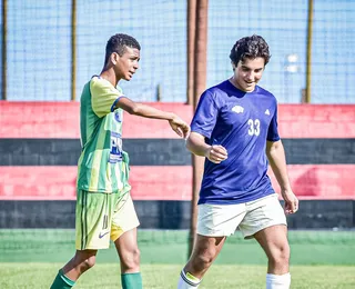 Sob olhares da mãe, Marcelo Sangalo entra em campo em copa sub-17