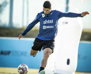 Suárez critica postura de Bielsa na seleção do Uruguai: "nem bom dia"