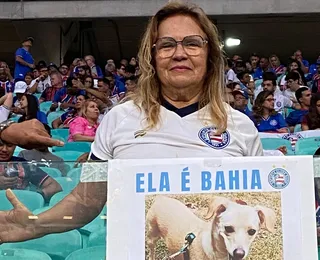 Torcedora leva cartaz à Fonte Nova e tenta encontrar cadela: "Ela é Bahia"