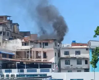 Vídeo: Incêndio atinge residência no bairro do Garcia, em Salvador