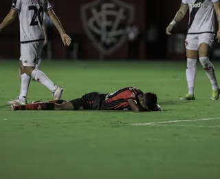 Vitória tenta, para no goleiro do Vasco e perde mais uma na Série A