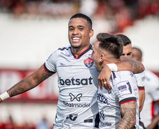 Vitória vence, afunda o Atlético-GO e ganha fôlego na briga contra o Z-4