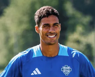 Zagueiro Raphael Varane anuncia aposentadoria do futebol aos 31 anos