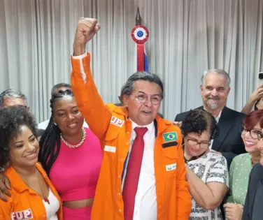 Radiovaldo toma posse na Alba como representante do movimento sindical - Imagem