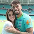 Após críticas a Salvador, esposa de Paquetá posta fotos no Pelourinho imagem