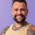 Atleta e ex-BBB Vini Rodrigues promete conteúdo sensual no Privacy imagem