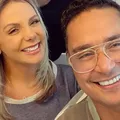 Avião de 2 andares: Xanddy e Carla Perez viajam em aeronave luxuosa imagem