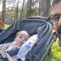 Esposa de Juliano Cazarré revela estado de saúde da filha imagem
