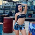 Filha de Petkovic vira funkeira e faz ensaio sensual em favela do Rio imagem