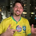 Filho de Bolsonaro fecha acordo e paga dívida de R$ 500 mil com banco imagem