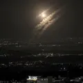 Israel confirma 14 mortes após ataques do Irã imagem