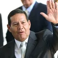 Mourão admite trama golpista, mas minimiza: "Tabajara" imagem