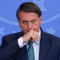 Bolsonaro provoca e ataca mulheres petistas: "Incomíveis"; assista imagem