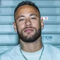 Neymar Jr. publica foto de Helena após explicar convivência com filha imagem
