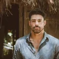 Cauã Reymond opina sobre falta de criatividade nas novelas: "Diferente" imagem