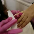 Vai à manicure? Conheça 5 cuidados simples para evitar infecções graves imagem