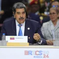 Sob risco de apagão, Venezuela reduz jornada de trabalho para 13 horas imagem