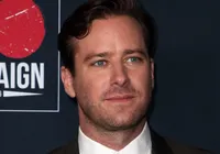 Acusado de canibalismo, Armie Hammer volta aos cinemas com novo filme