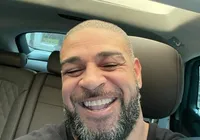 Adriano revela orgia com 18 mulheres: "Sempre gostei de jogo grande"