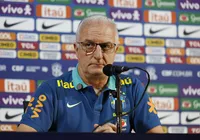 Após goleada, Dorival mantém pés no chão: "Não me iludo"