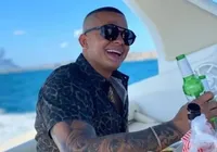Após soltura, Ramhon Dias posta música gospel em carro de luxo imagem