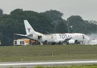 Avião pega fogo durante voo e faz pouso de emergência em SP imagem