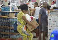 Black Friday 2024: 55% dos brasileiros pretendem aproveitar ofertas, diz pesquisa