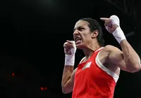 Boxeadora Imane Khelif faz denúncia após artigo: 'cromossomos masculinos'