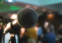 Cantora trans é encontrada decapitada em matagal