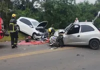 Casal tenta dar 'calote' em motel e acaba batendo carro em fuga