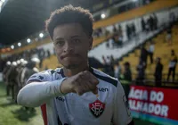 Com dores no joelho, Matheuzinho é dúvida para pegar o Fortaleza