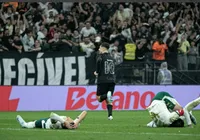 Corinthians vence clássico contra o Palmeiras e cola no Vitória