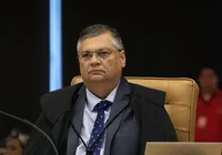 Mesmo após explicação de deputados, Dino mantém bloqueio de emendas