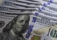 Dólar fecha na maior cotação do Plano Real na espera por cortes