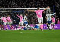 Em jogo com polêmica de arbitragem, Brighton empata com Southampton