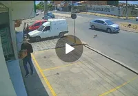 Entregador é furtado após deixar janelas do carro aberta em Itabuna