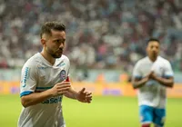 Everton Ribeiro tem retrospecto positivo contra o Cruzeiro